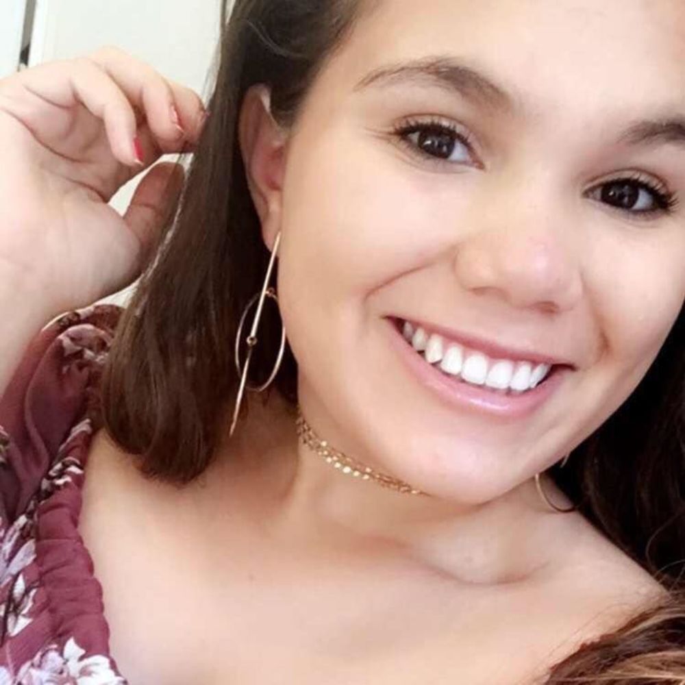 Meet your Posher, Elise