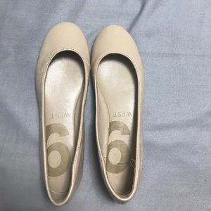 Nude Nine West flats