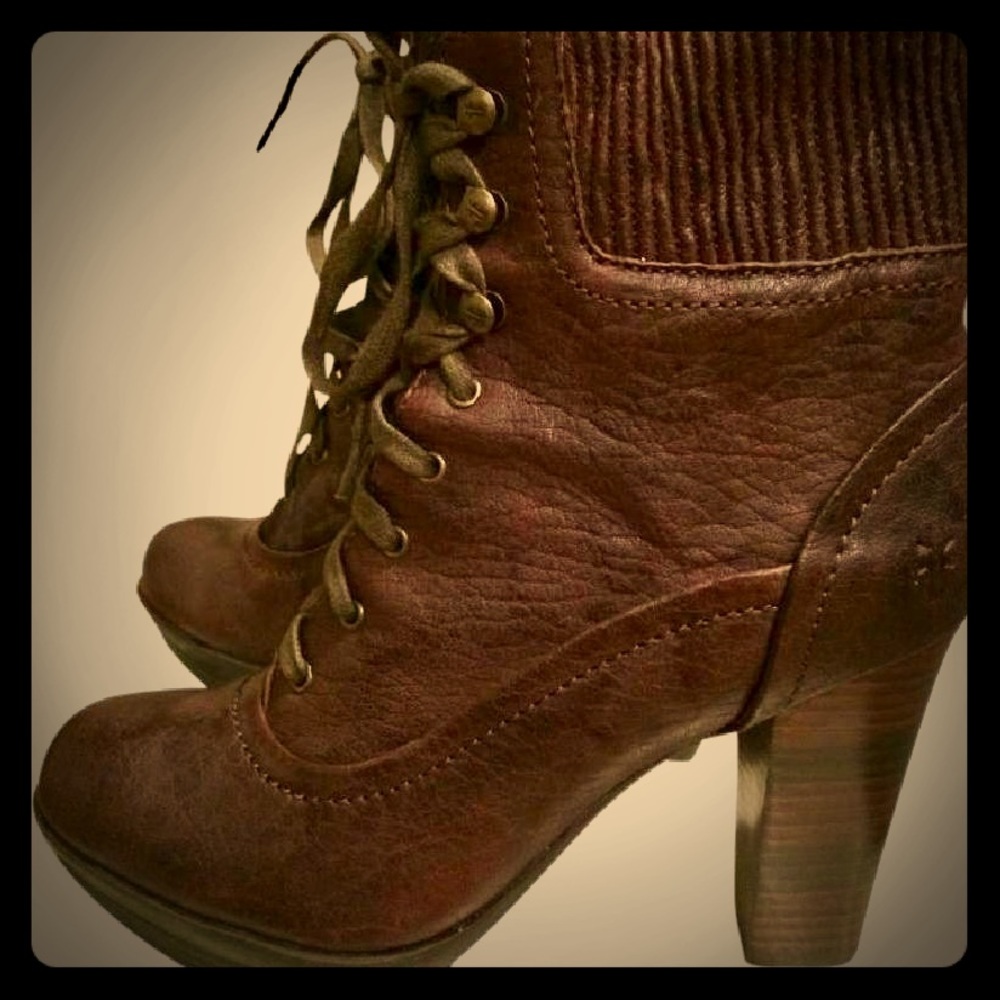 FRYE Mimi Scrunch Lace-Up Bootie Size 7