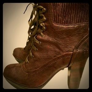 FRYE Mimi Scrunch Lace-Up Bootie Size 7