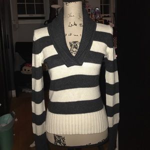 American eagle sweater