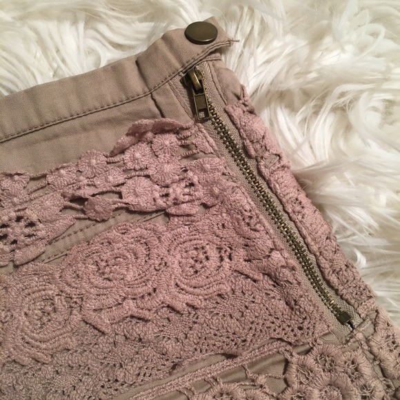 Monteau Crochet Shorts - Picture 3 of 4