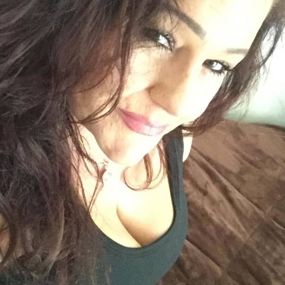 Meet your Posher, Renee - Picture 1 of 1