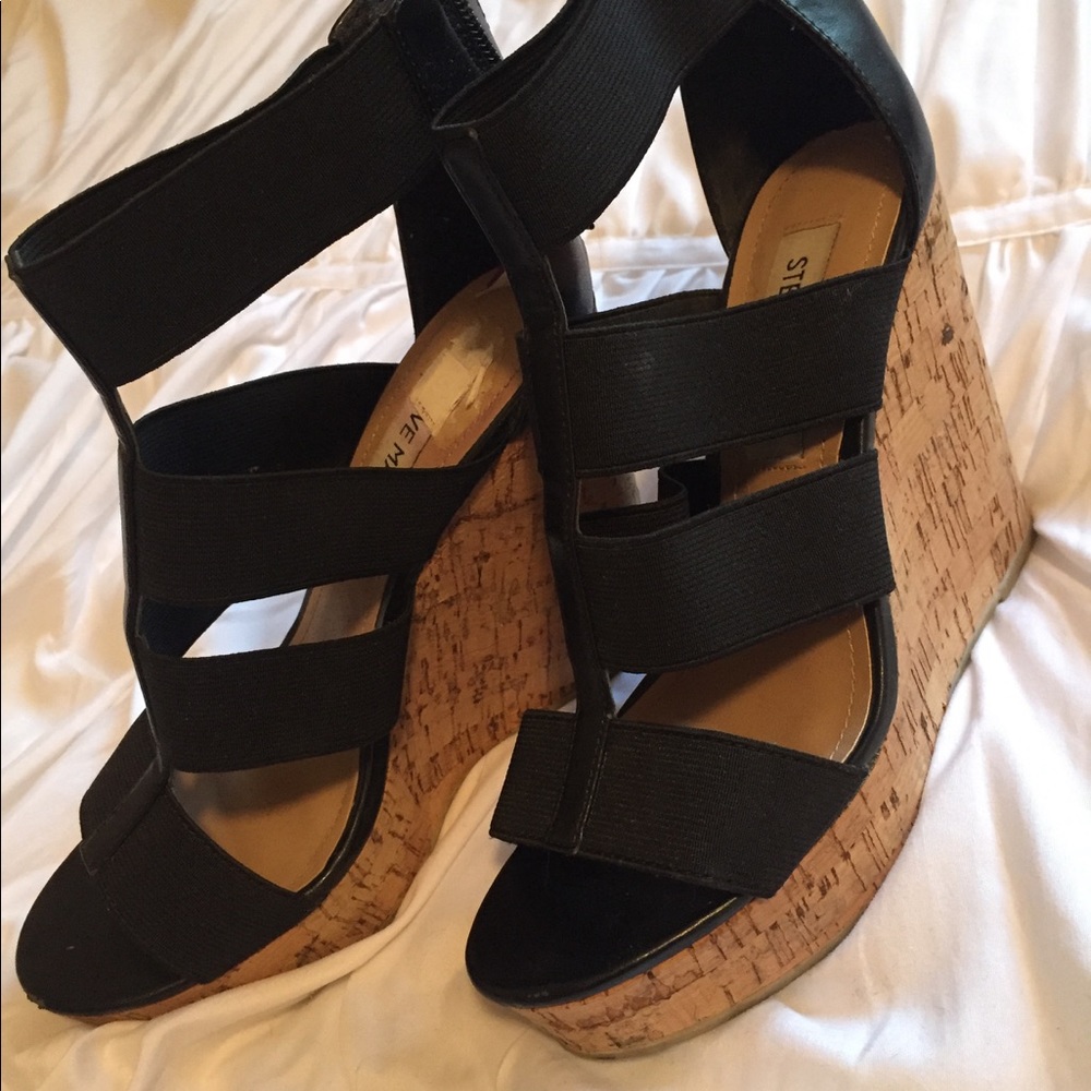 Steven Madden black wedges