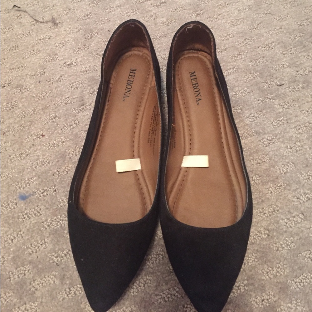 Black pointed toe flats