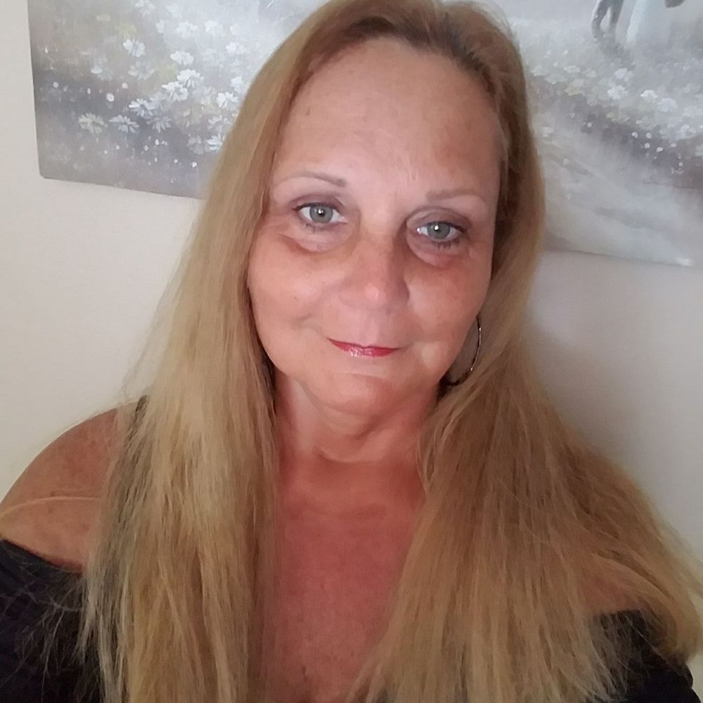 Meet your Posher, Debbie