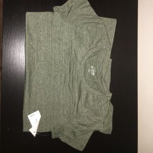 Basic grey crew neck shirt