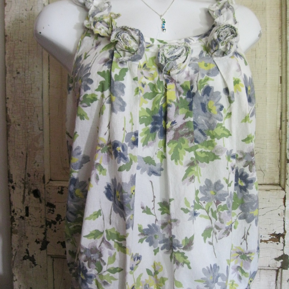 Cute Rolled flower neckline Tank