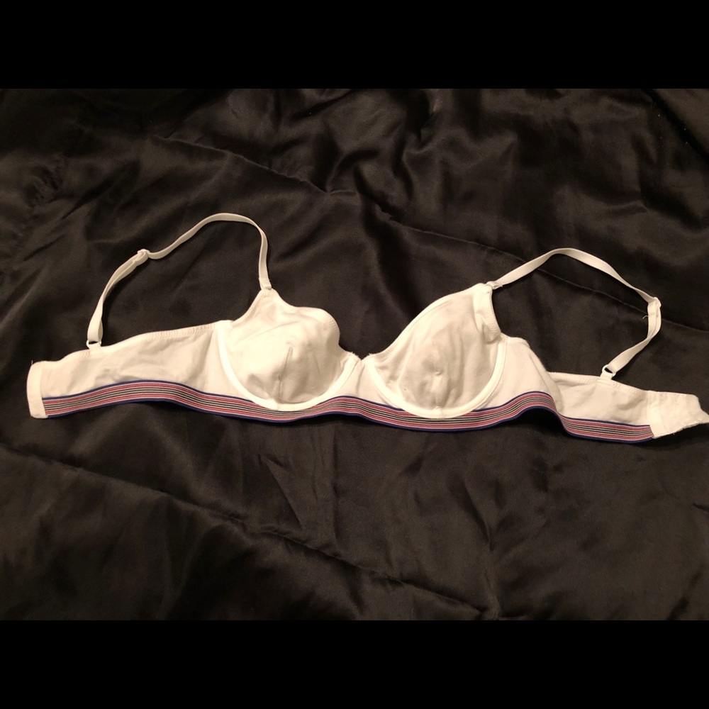 Sporty fashion bra
