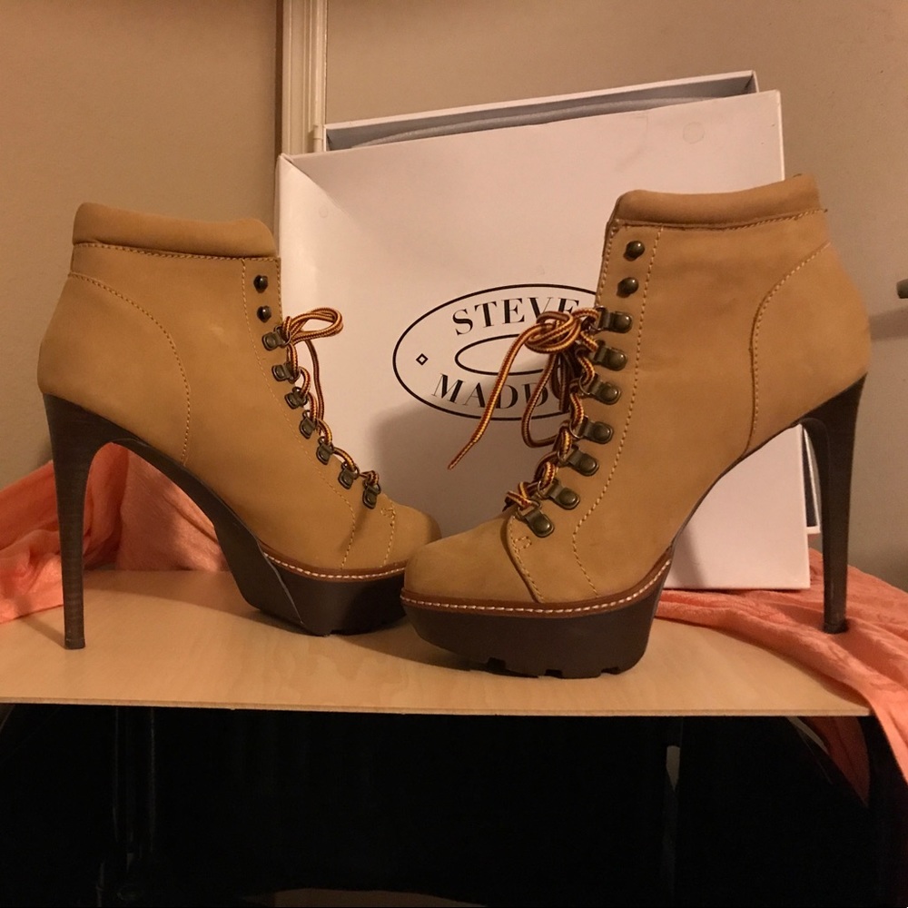 "BRAND NEW"Steve Madden BOOTS!!;)💋❤️👢👠