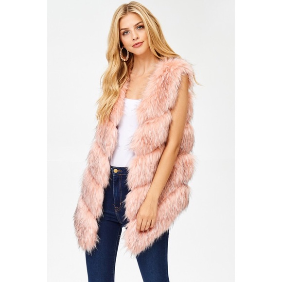⭐️HOST PICK⭐️ Pink Faux Fur Vest - Picture 2 of 8