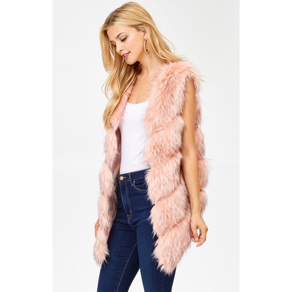 ⭐️HOST PICK⭐️ Pink Faux Fur Vest - Picture 3 of 8