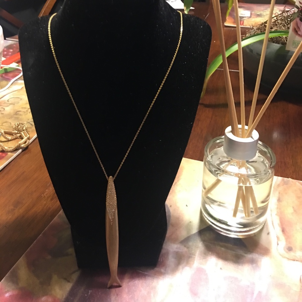 Gold Vince Camuto long necklace