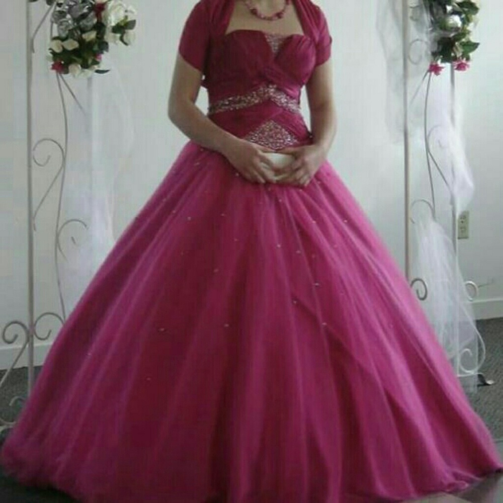 Gorgeous Quencenera gown