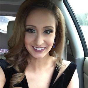 Meet your Posher, Nancy