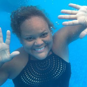 Meet your Posher, Zahira