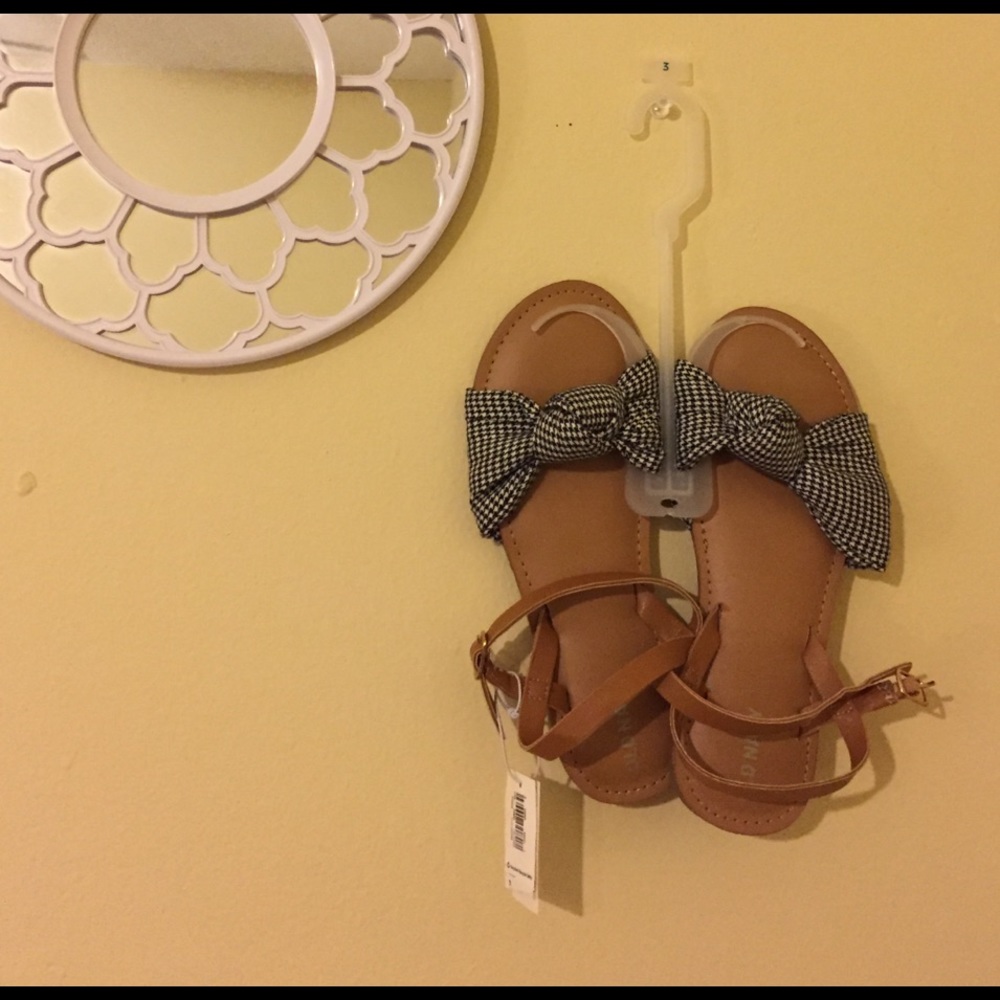 Gingham knot sandals