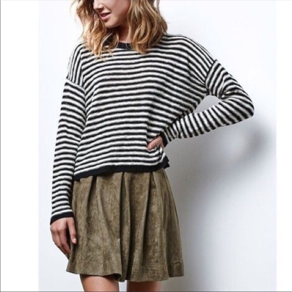 🎈SALE 🎈 Natalia Pleated Suede Skirt - Picture 2 of 7