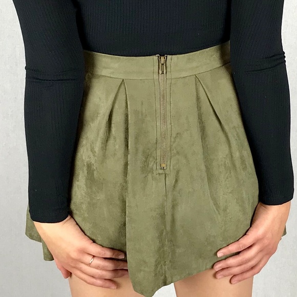 🎈SALE 🎈 Natalia Pleated Suede Skirt - Picture 7 of 7