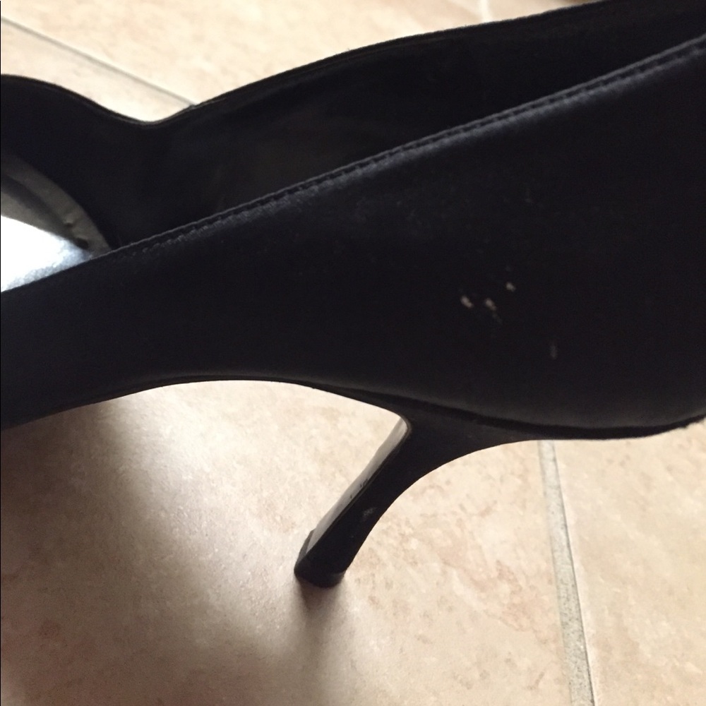 Heels - Picture 2 of 8