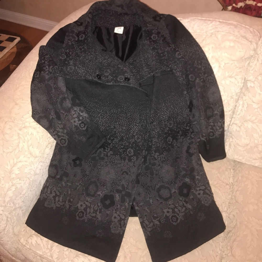 Beautiful coat- like new!