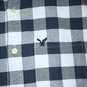 Men's American Eagle Buttoned Down Shirt