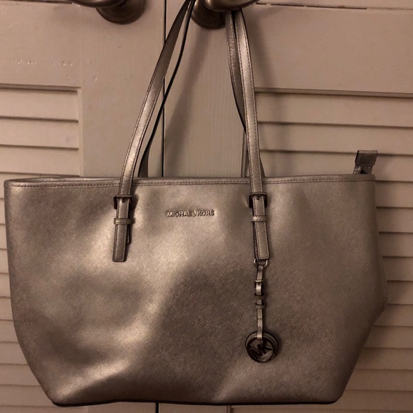 Michael Kors Purse Silver - Picture 1 of 5