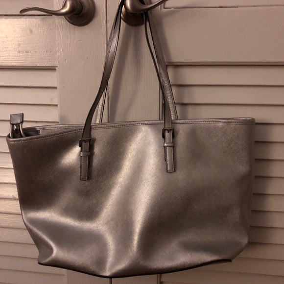 Michael Kors Purse Silver - Picture 2 of 5