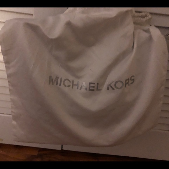 Michael Kors Purse Silver - Picture 5 of 5