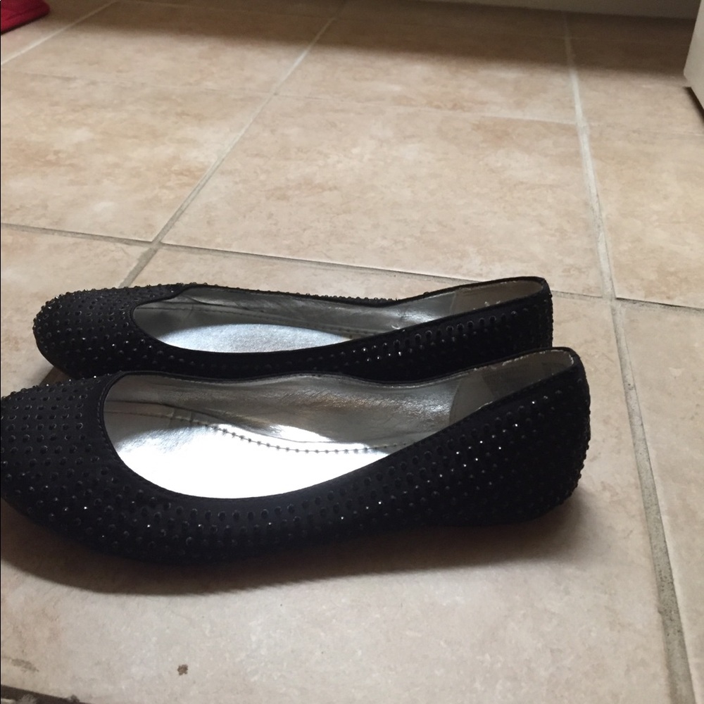 Shoes - Picture 2 of 3