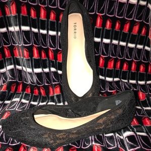 Wide Width Black Lace Flats
