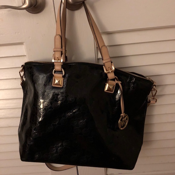 Michael Kors Purse Black with silk dust cover - Picture 1 of 6