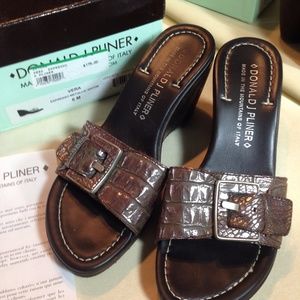 DONALD PLINER METALLIC GATOR WEDGE SANDALS Sz 6