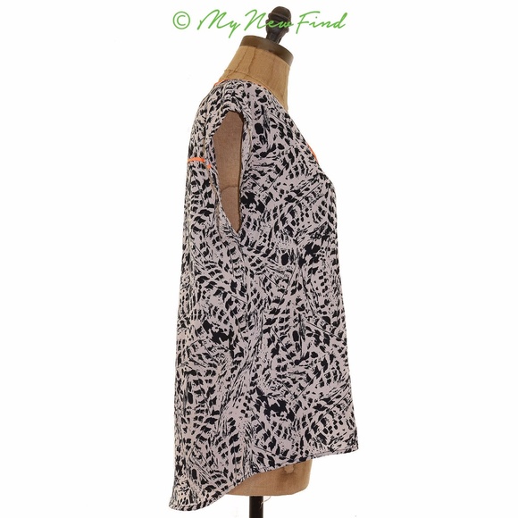 BELLATRIX CONTRAST TRIM PRINT FAUX WRAP BLOUSE - Picture 2 of 3