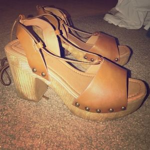 Brown platform chunky heel