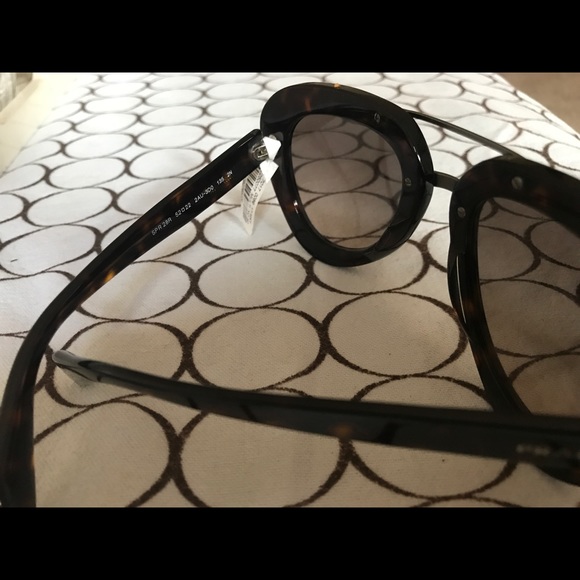 Prada sunglasses - Picture 3 of 5