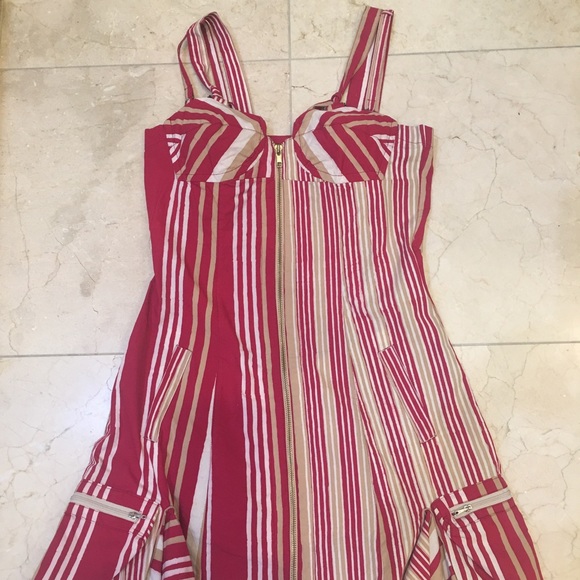 Legends Sleeveless Dress - Picture 2 of 6