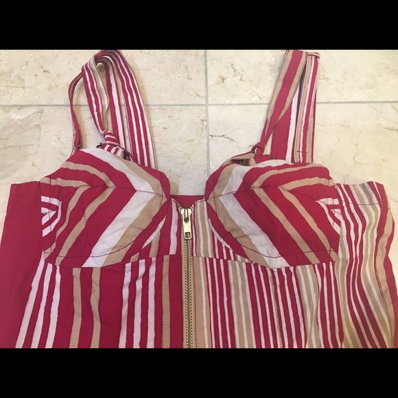 Legends Sleeveless Dress - Picture 4 of 6