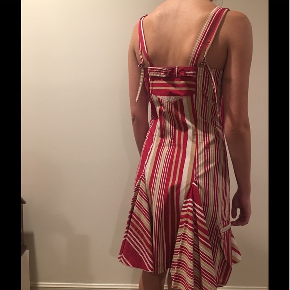 Legends Sleeveless Dress - Picture 6 of 6