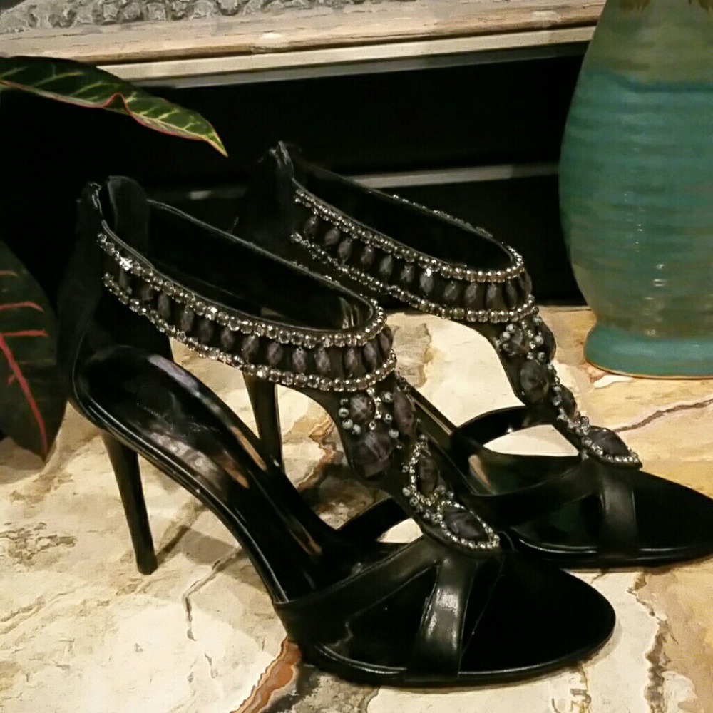 NEW CARLOS SANTANA JEWEL EMBELLISHED HEEL