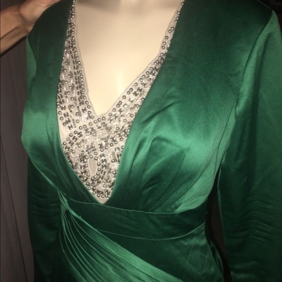 Forest green evening gown/prom dress - Picture 3 of 4