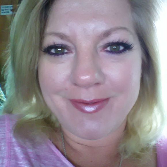 Meet your Posher, Christina - Picture 1 of 1