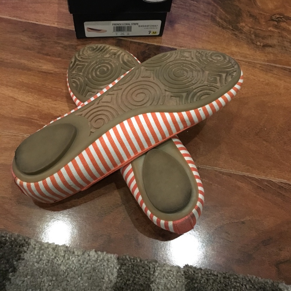 Shoes - Picture 3 of 3