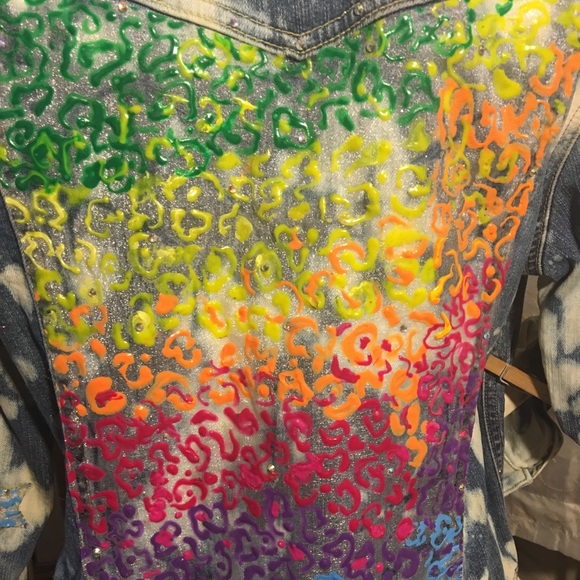 Jean jacket with rainbow leopard print appliqué. - Picture 2 of 8