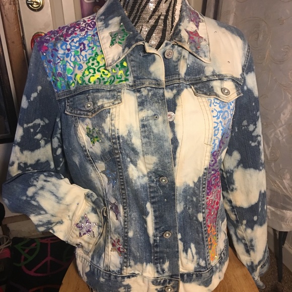 Jean jacket with rainbow leopard print appliqué. - Picture 4 of 8