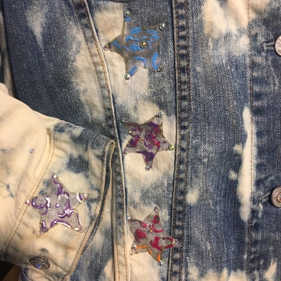 Jean jacket with rainbow leopard print appliqué. - Picture 7 of 8