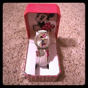 💕DISNEY WATCH MINNIE MOUSE💕 PRICE IS FIRM