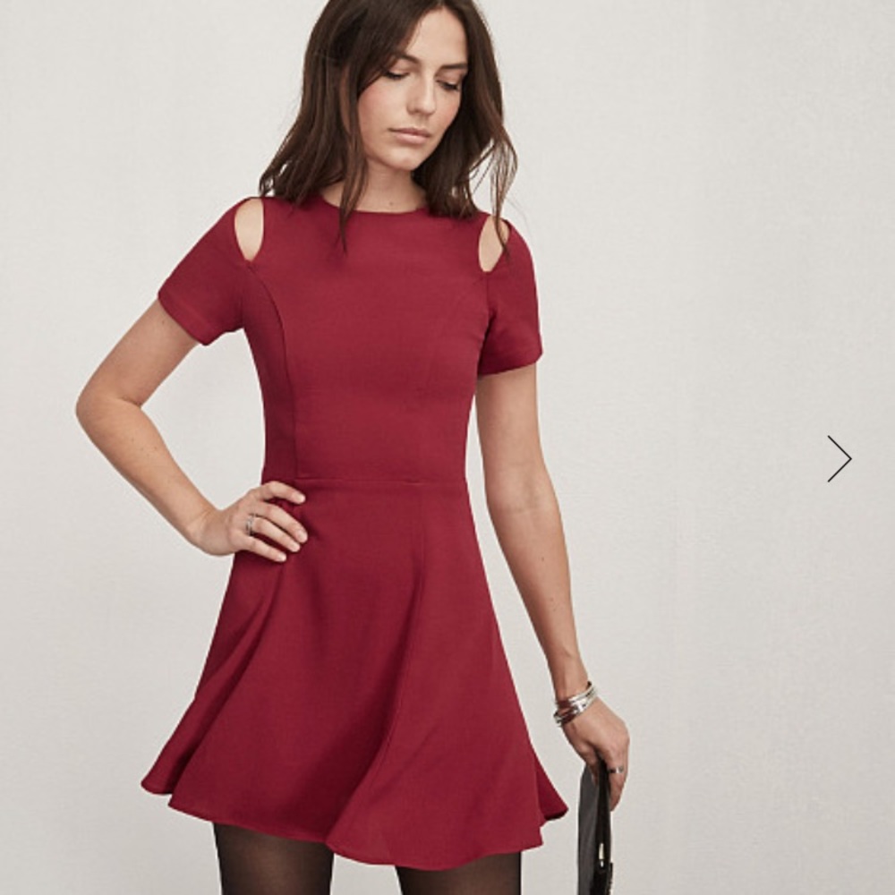 Reformation Felix Dress in Cherry Bomb 🍒