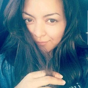 Meet your Posher, Yensi