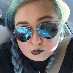 Meet your Posher, Allison